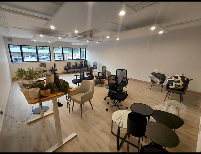 79M² OFFICE TO LET IN HALFWAY HOUSE